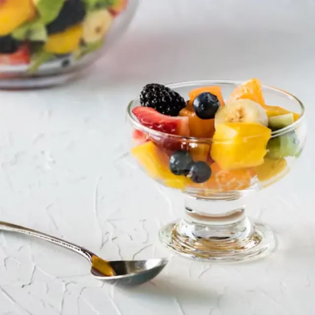 Salada de frutas na taça